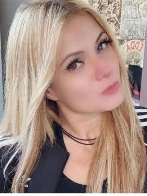 annunci donne napoli bacheca|Escort Napoli, Donna Cerca Uomo Napoli